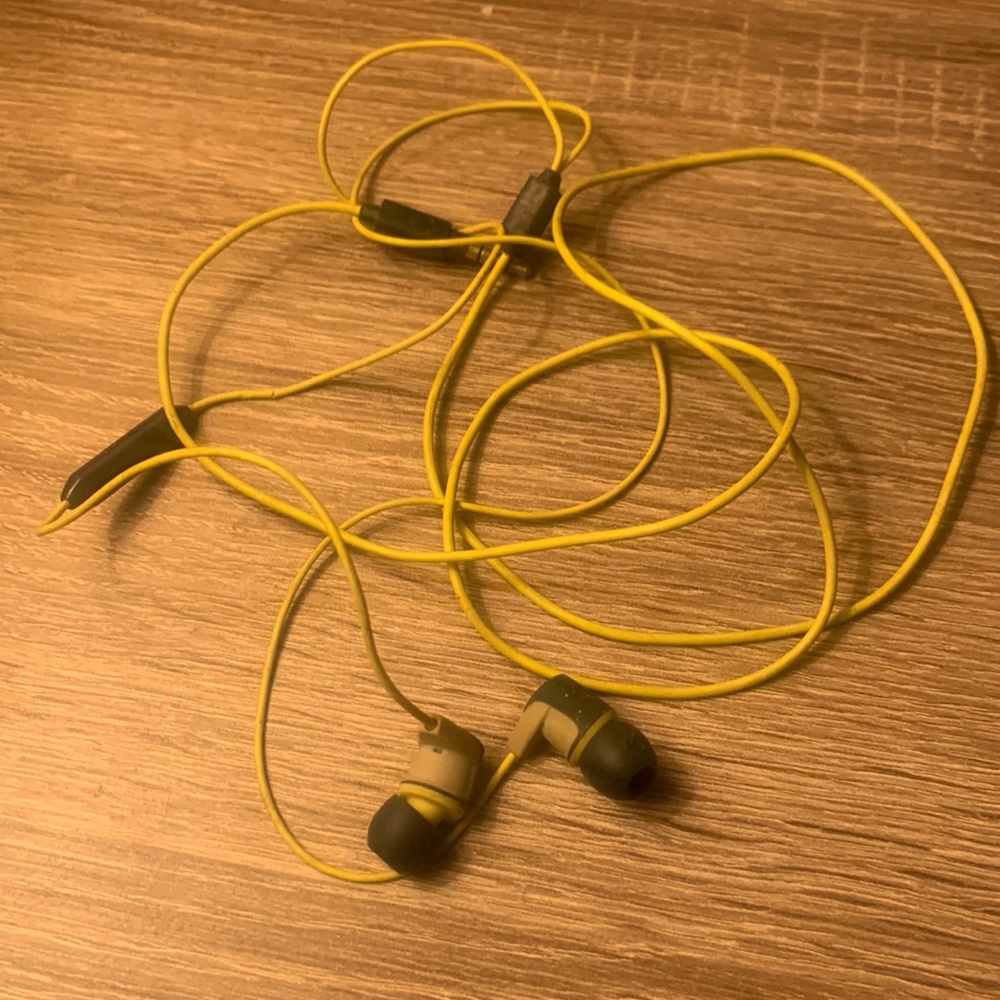 Skullcandy headphones
